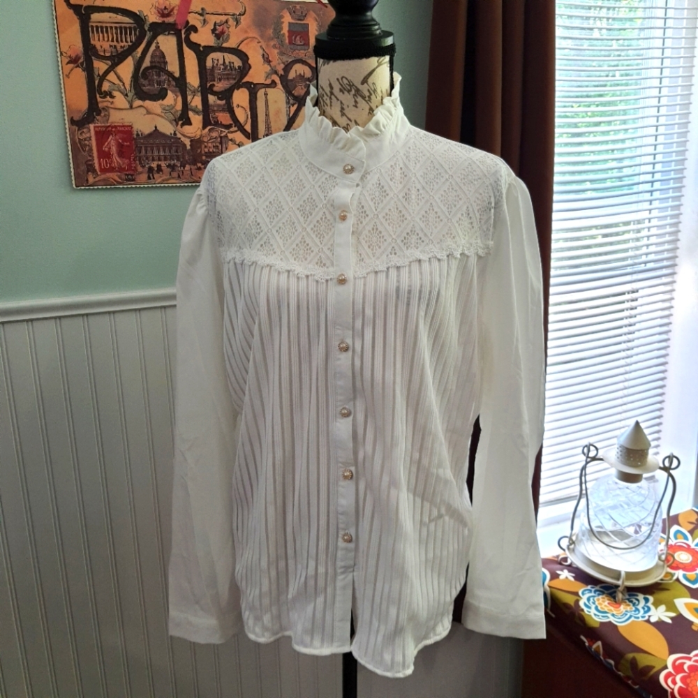Vintage Collared Button Down Blouse NWOT